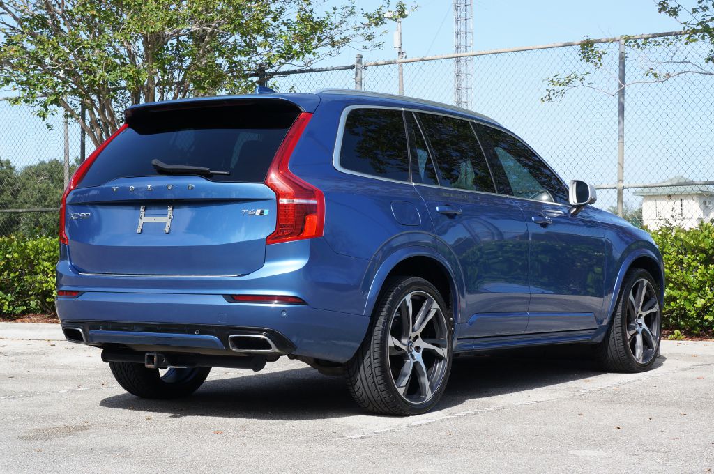 Photo 10 of this VOLVO XC90 R-DESIGN