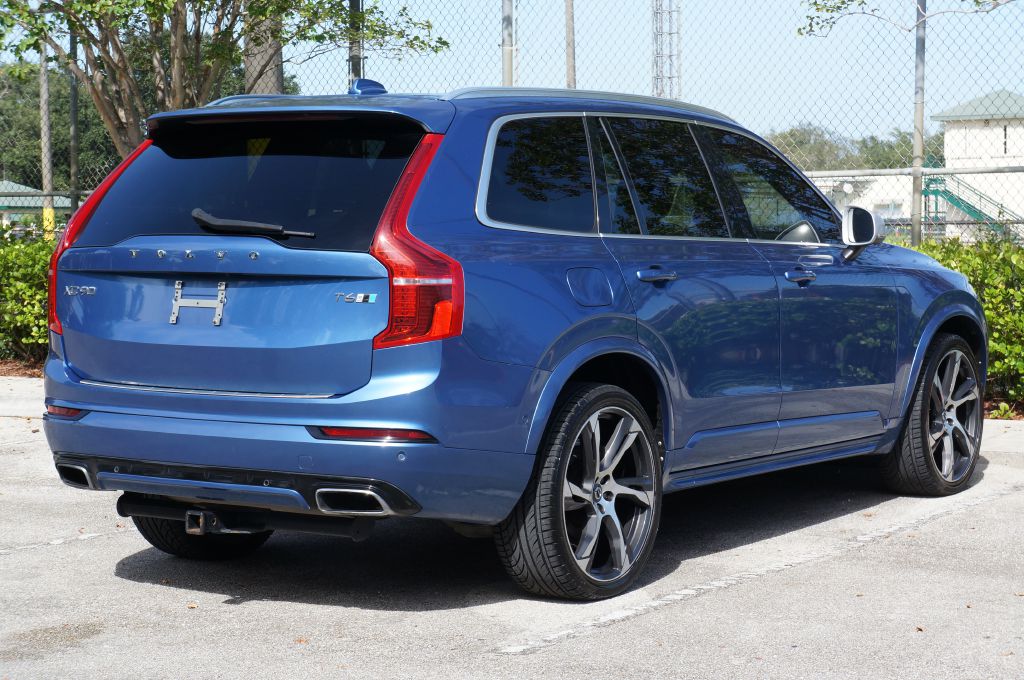 Photo 11 of this VOLVO XC90 R-DESIGN