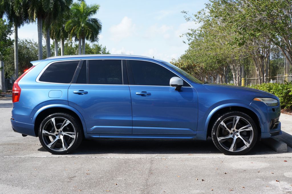 Photo 12 of this VOLVO XC90 R-DESIGN