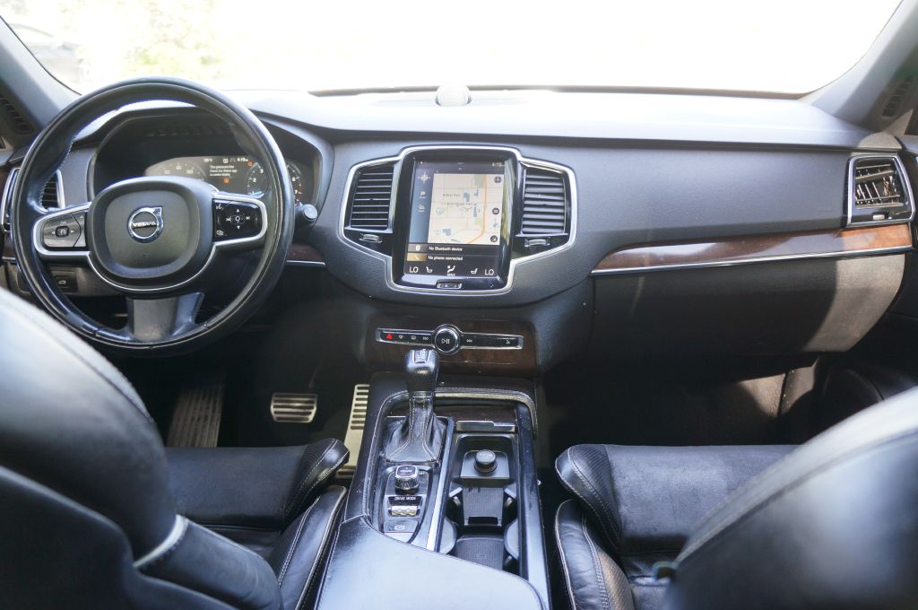 Photo 26 of this VOLVO XC90 R-DESIGN