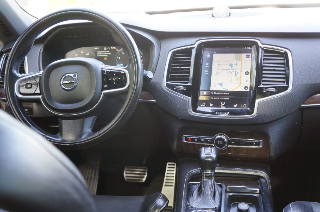 Photo 27 of this VOLVO XC90 R-DESIGN