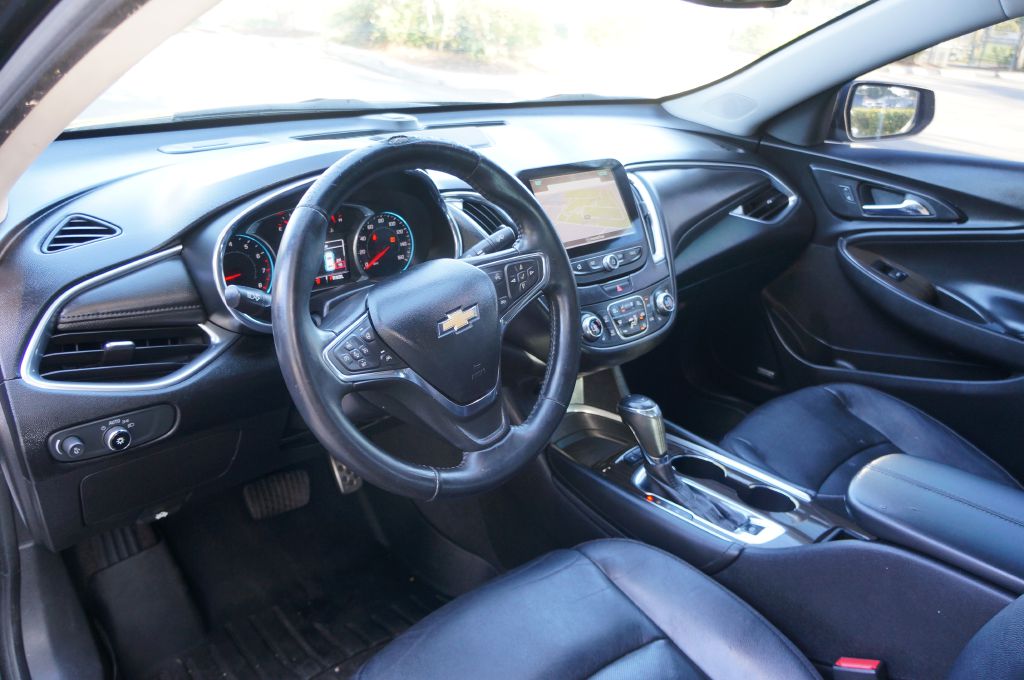 Photo 18 of this CHEVROLET MALIBU PREMIER