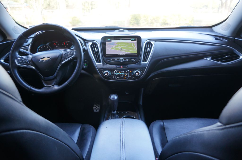 Photo 24 of this CHEVROLET MALIBU PREMIER
