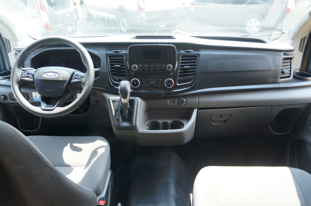 Photo 3 of this FORD TRANSIT T250 HR