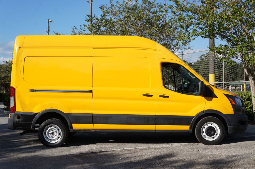 Photo 12 of this FORD TRANSIT T250 HR