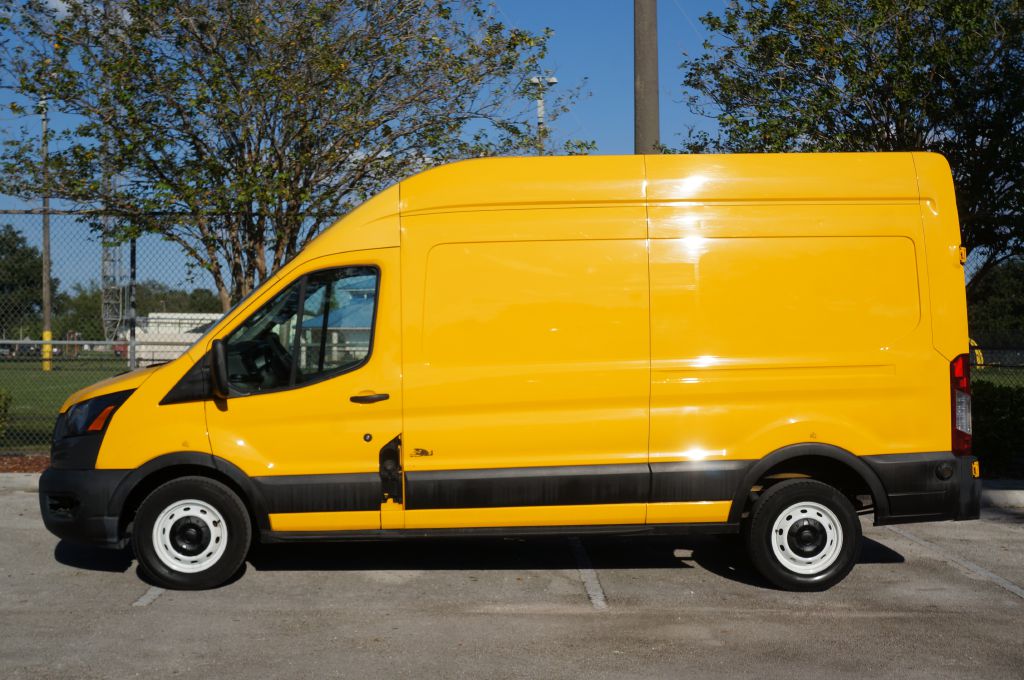 Photo 7 of this FORD TRANSIT T250 HR