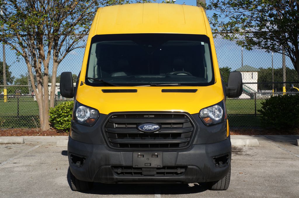 Photo 3 of this FORD TRANSIT T250 HR