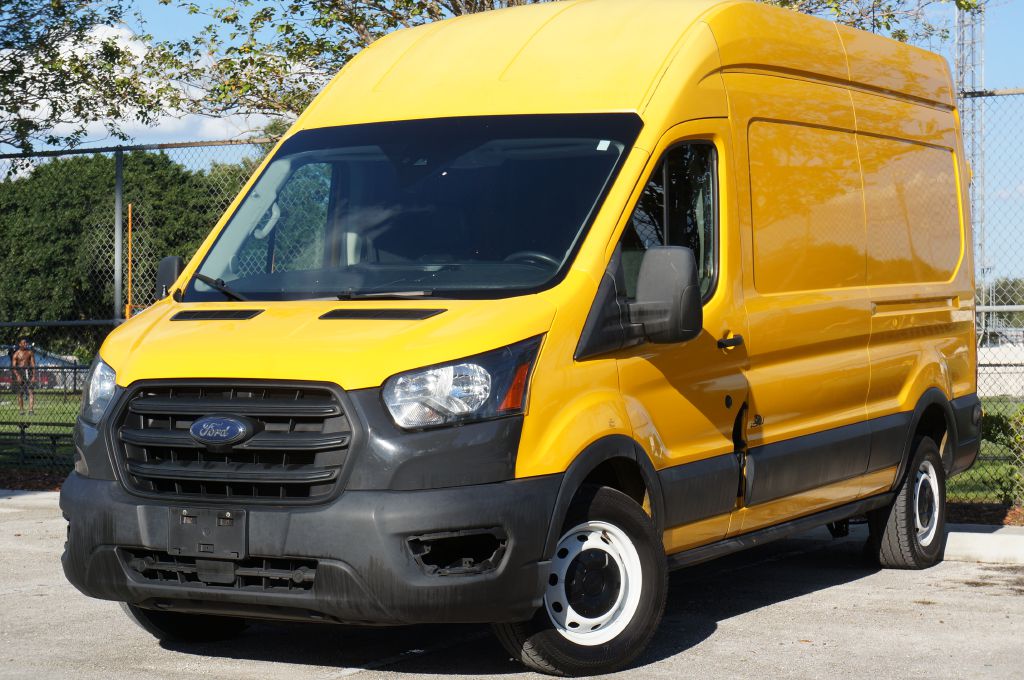 Photo 2 of this FORD TRANSIT T250 HR