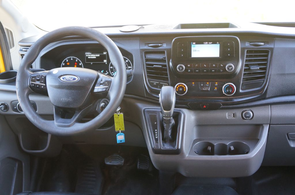 Photo 25 of this FORD TRANSIT T250 HR