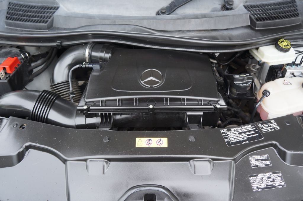 Photo 20 of this MERCEDES-BENZ METRIS