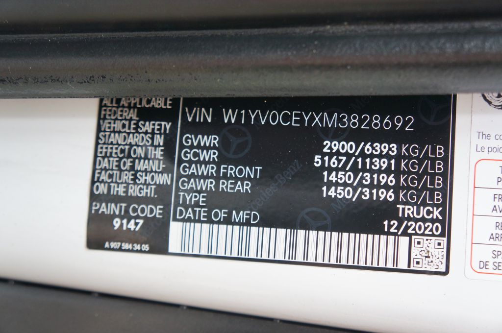 Photo 39 of this MERCEDES-BENZ METRIS