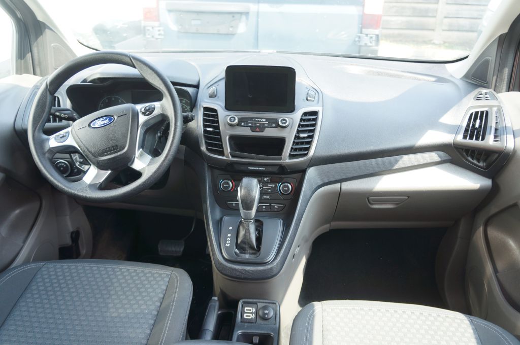 Photo 4 of this FORD TRANSIT CONNECT