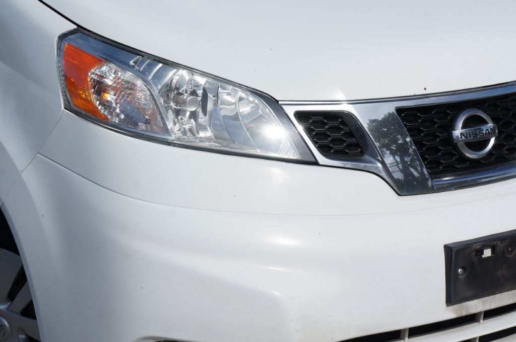 Photo 12 of this NISSAN NV200 S