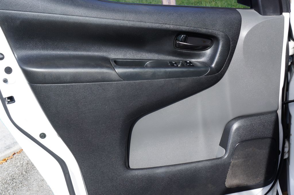 Photo 20 of this NISSAN NV200 S