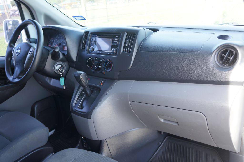 Photo 27 of this NISSAN NV200 S