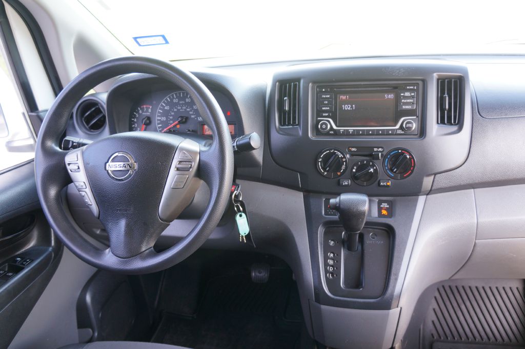 Photo 29 of this NISSAN NV200 S