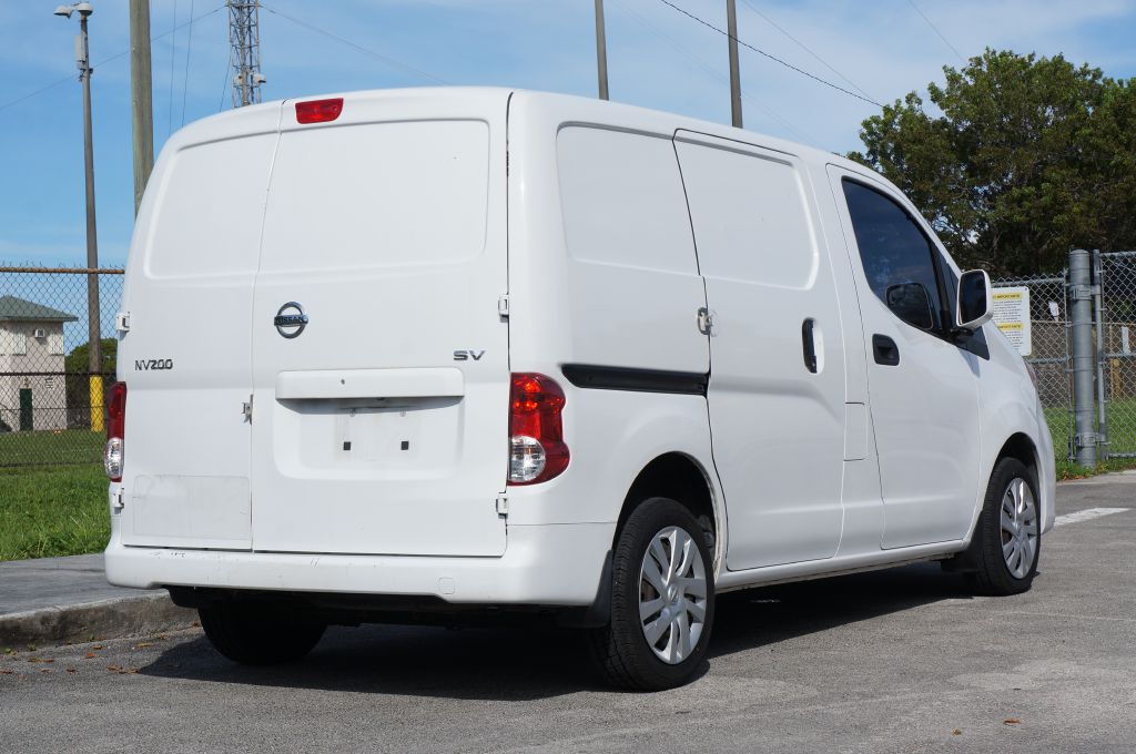 Photo 9 of this NISSAN NV200 S