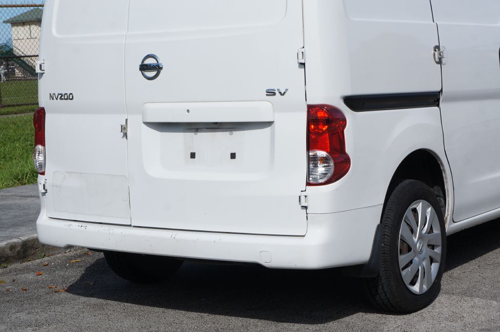 Photo 13 of this NISSAN NV200 S