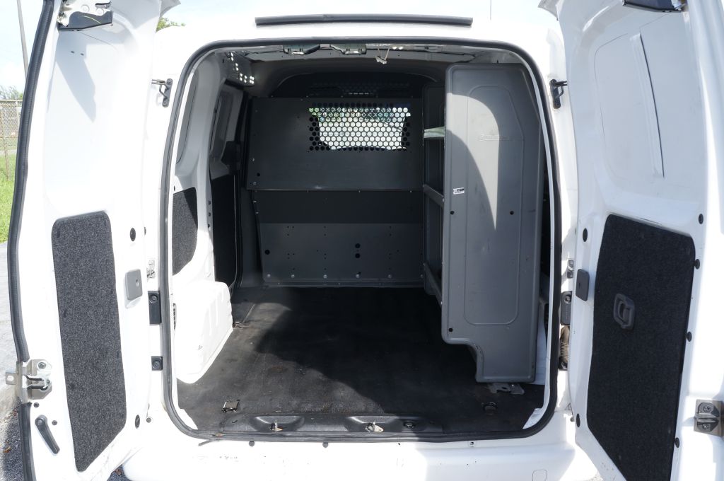 Photo 17 of this NISSAN NV200 S