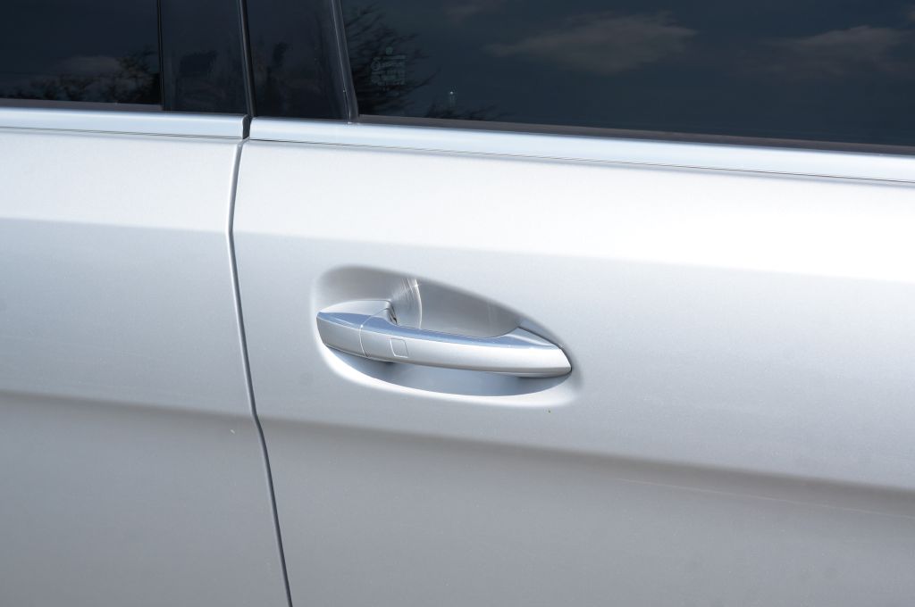 Photo 17 of this MERCEDES-BENZ GLS 450