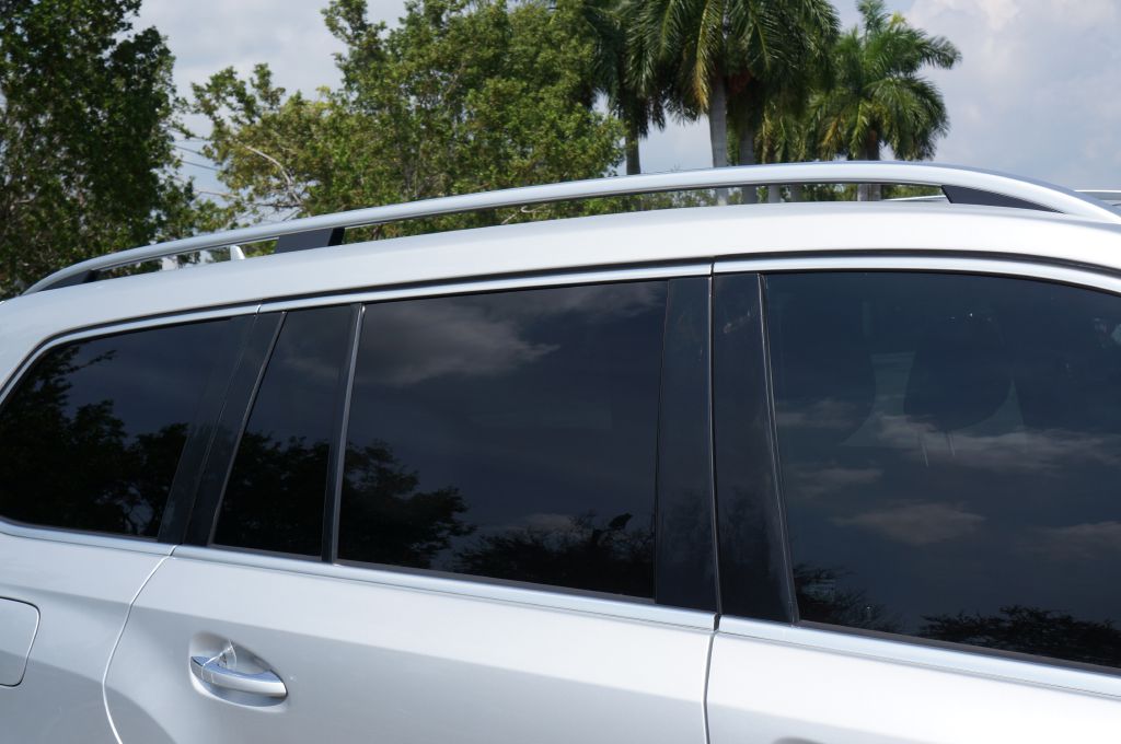 Photo 18 of this MERCEDES-BENZ GLS 450