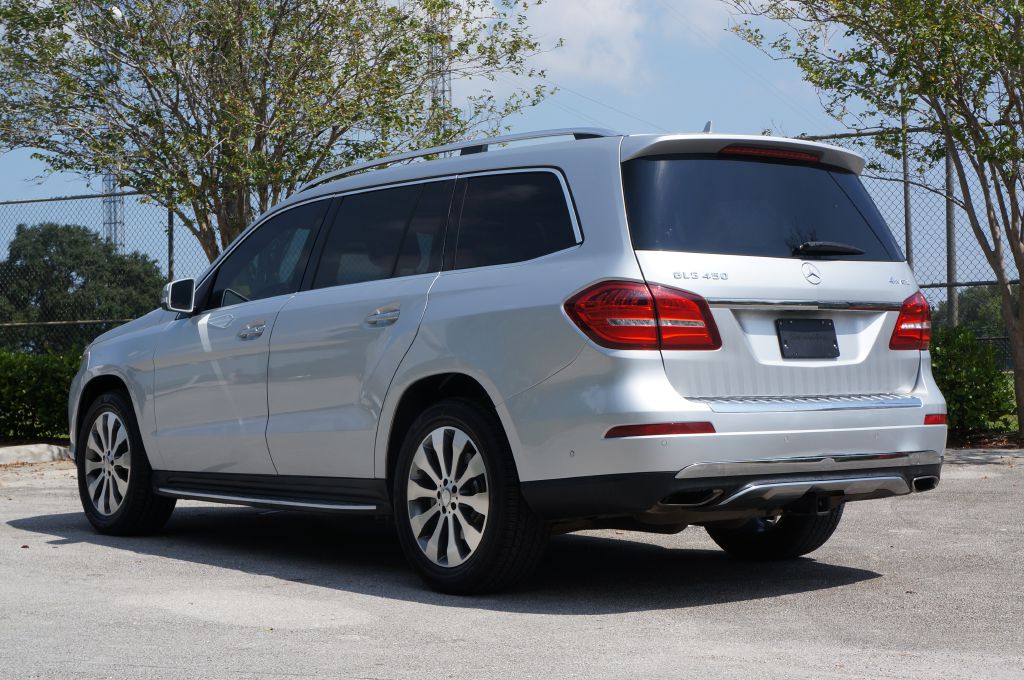 Photo 7 of this MERCEDES-BENZ GLS 450
