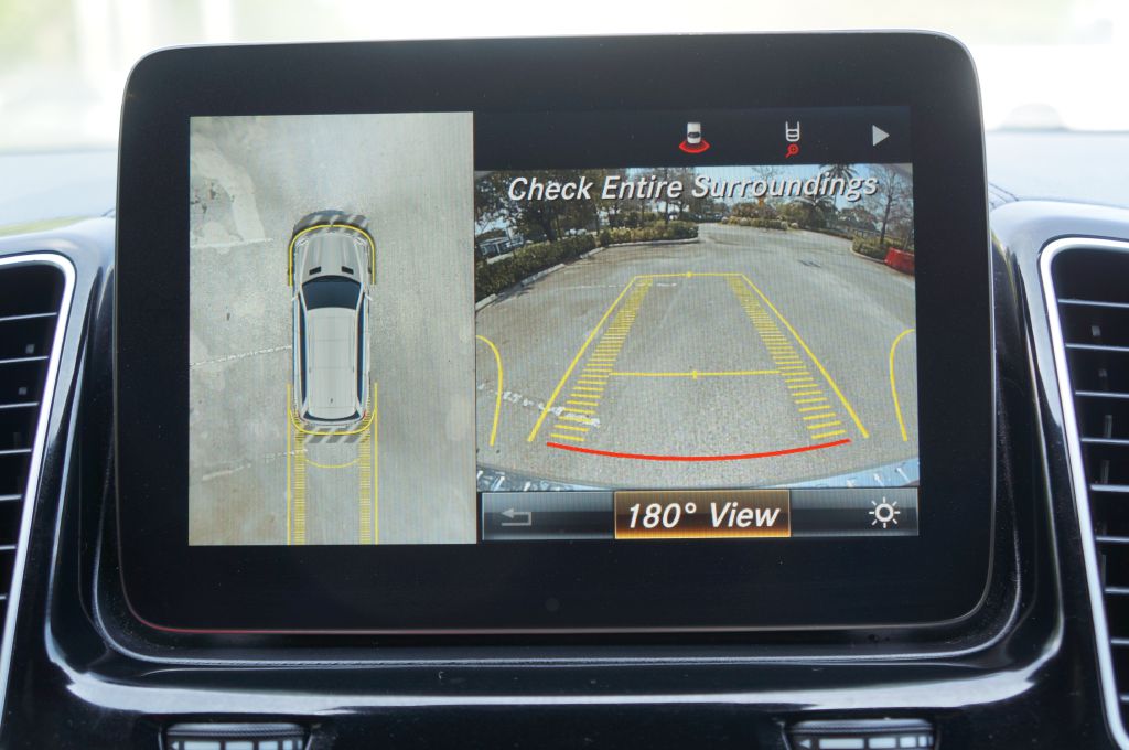 Photo 36 of this MERCEDES-BENZ GLS 450