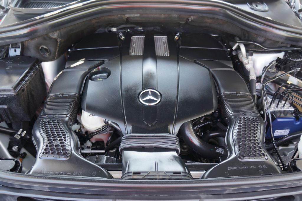 Photo 20 of this MERCEDES-BENZ GLS 450