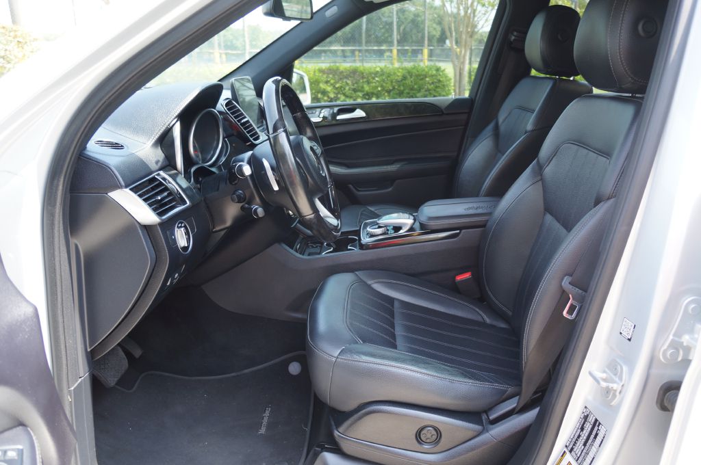 Photo 24 of this MERCEDES-BENZ GLS 450