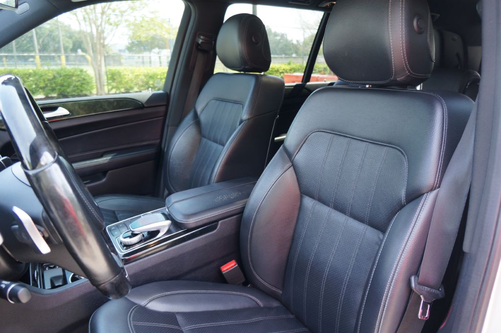 Photo 25 of this MERCEDES-BENZ GLS 450
