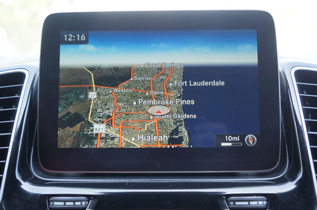Photo 35 of this MERCEDES-BENZ GLS 450