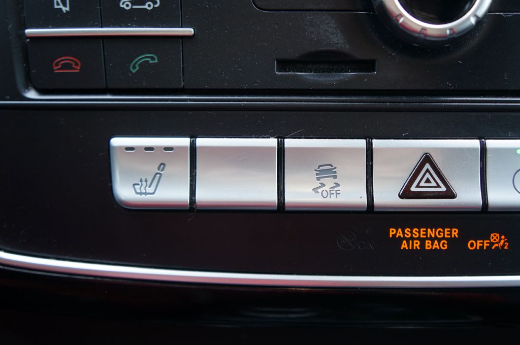 Photo 40 of this MERCEDES-BENZ GLS 450