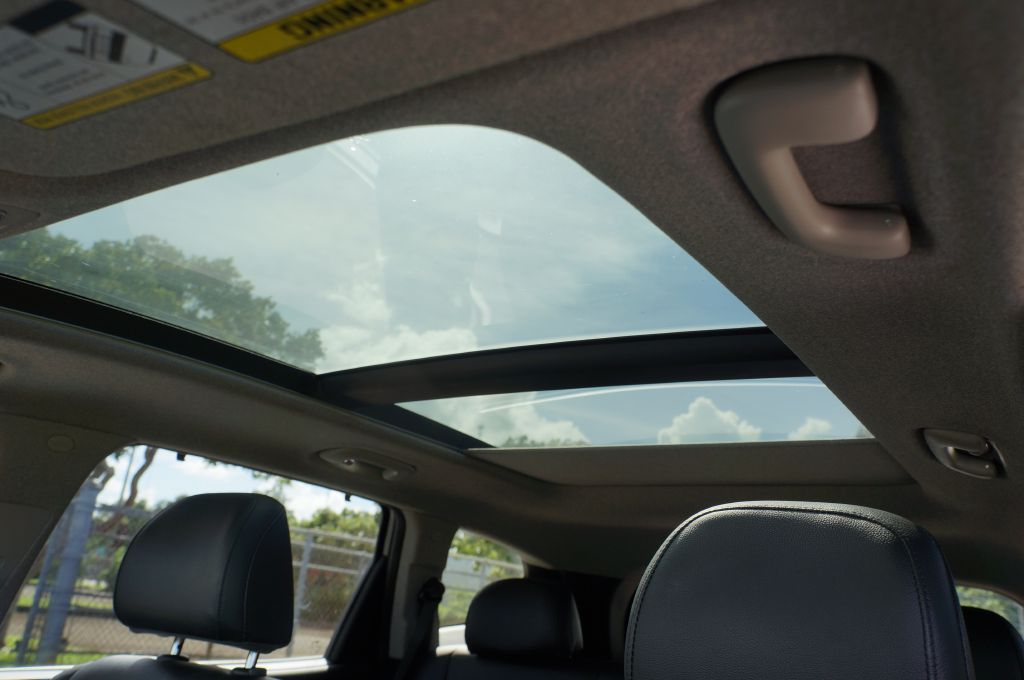 Photo 28 of this HYUNDAI SANTA FE LIMITE