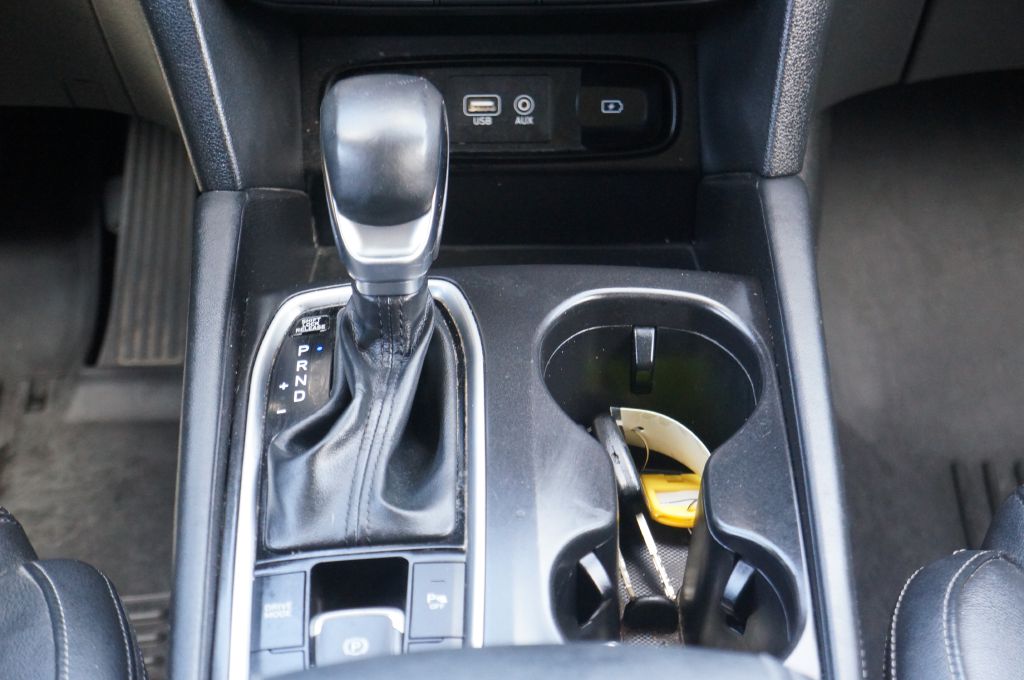 Photo 38 of this HYUNDAI SANTA FE LIMITE