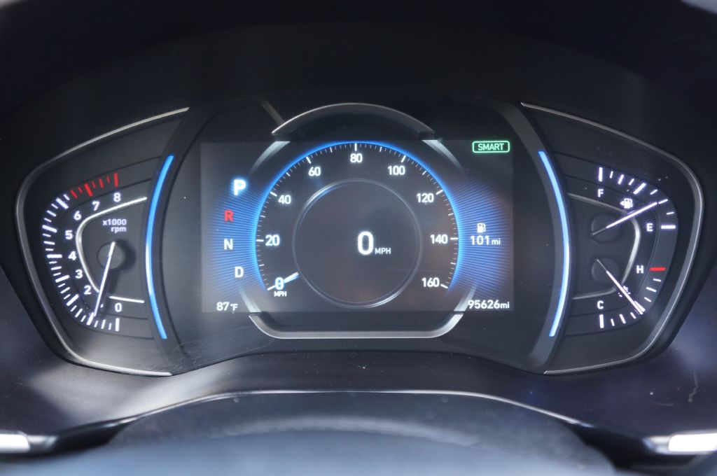 Photo 41 of this HYUNDAI SANTA FE LIMITE