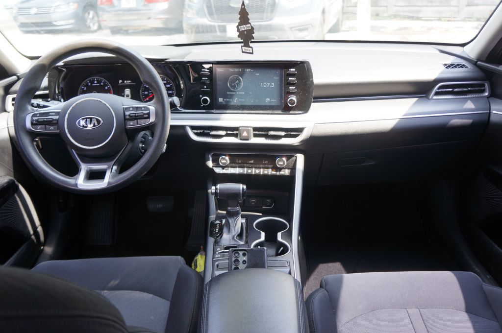 Photo 3 of this KIA K5 LX