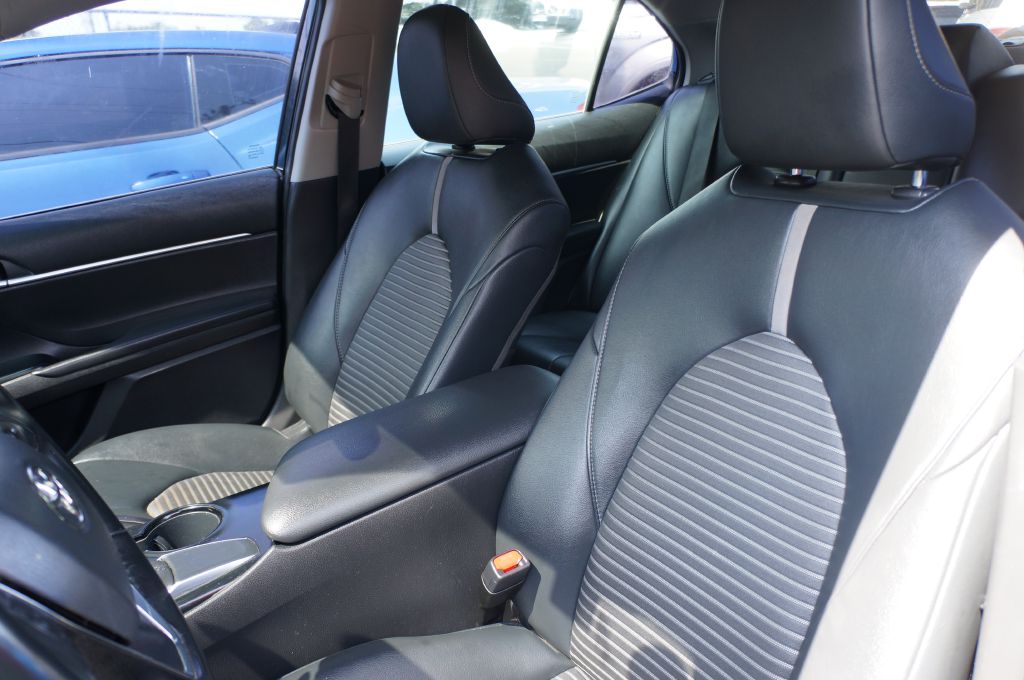 Photo 4 of this TOYOTA CAMRY