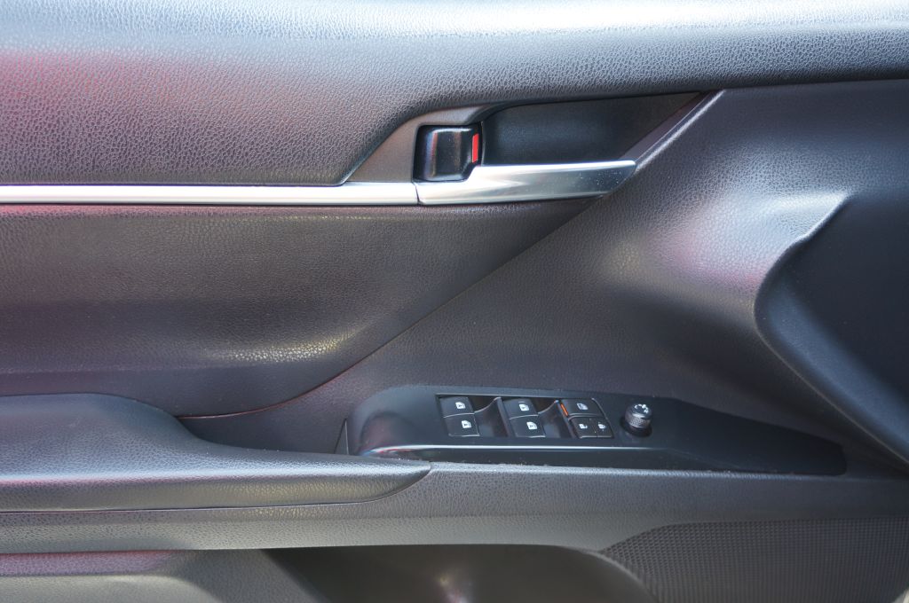 Photo 2 of this TOYOTA CAMRY
