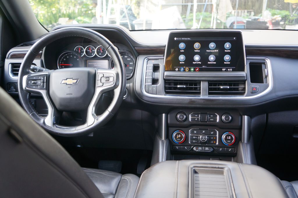Photo 7 of this CHEVROLET SUBURBAN LT