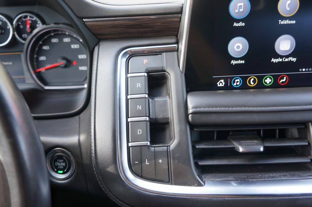 Photo 11 of this CHEVROLET SUBURBAN LT