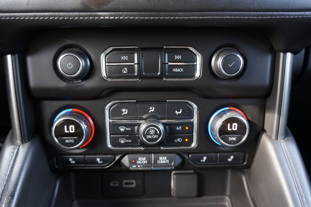 Photo 10 of this CHEVROLET SUBURBAN LT