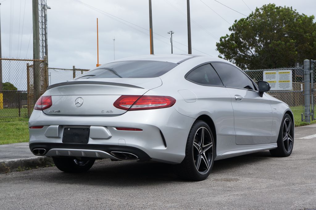 Photo 10 of this MERCEDES-BENZ C-CLASS AMG C43