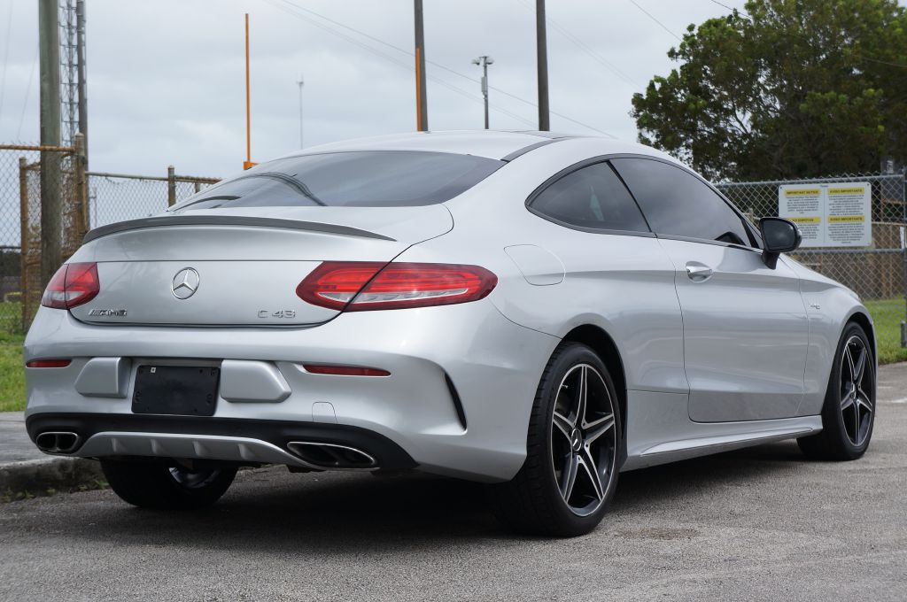 Photo 11 of this MERCEDES-BENZ C-CLASS AMG C43