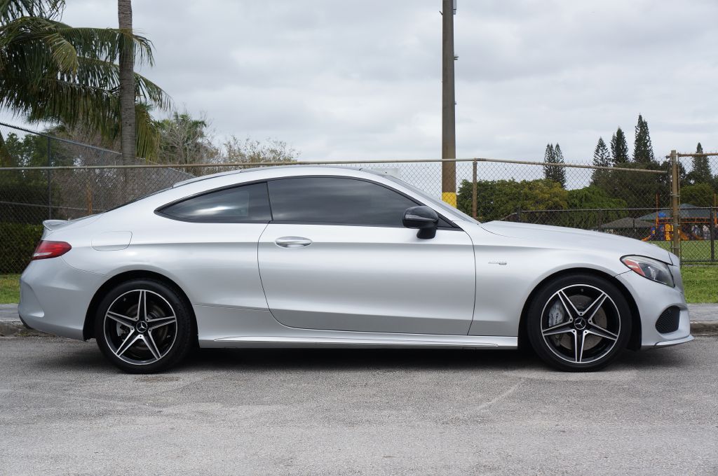 Photo 12 of this MERCEDES-BENZ C-CLASS AMG C43