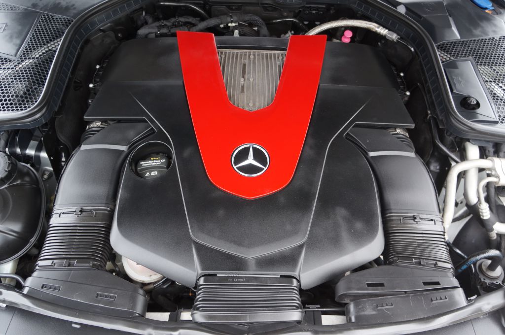 Photo 17 of this MERCEDES-BENZ C-CLASS AMG C43