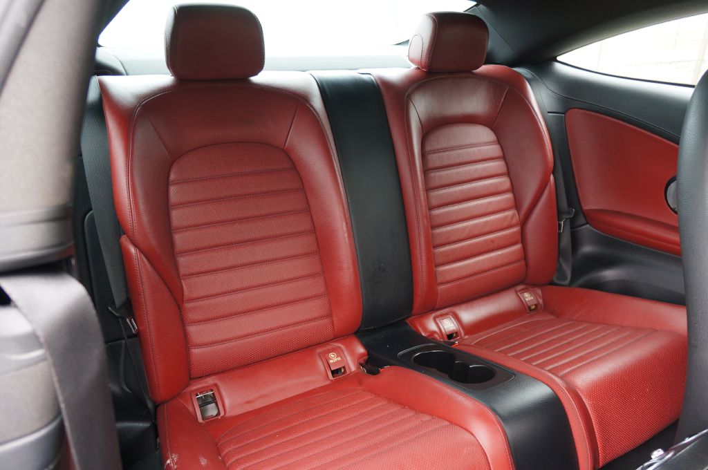 Photo 29 of this MERCEDES-BENZ C-CLASS AMG C43
