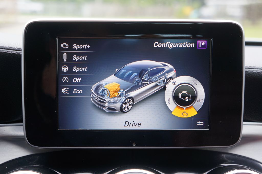 Photo 37 of this MERCEDES-BENZ C-CLASS AMG C43