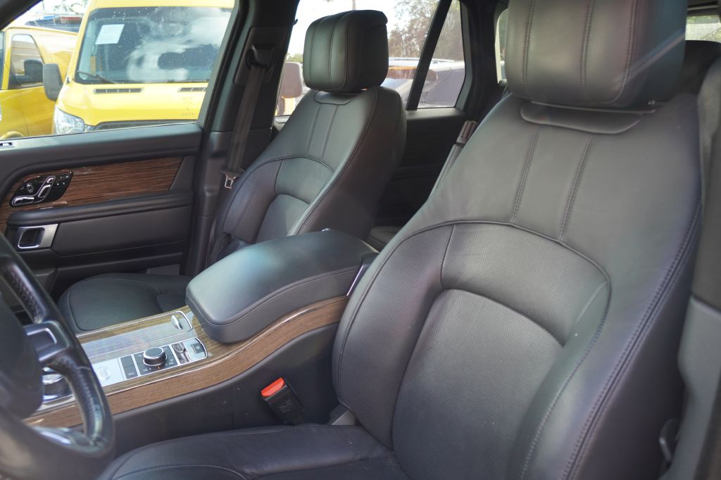 Photo 4 of this LAND ROVER RANGE ROVER SC