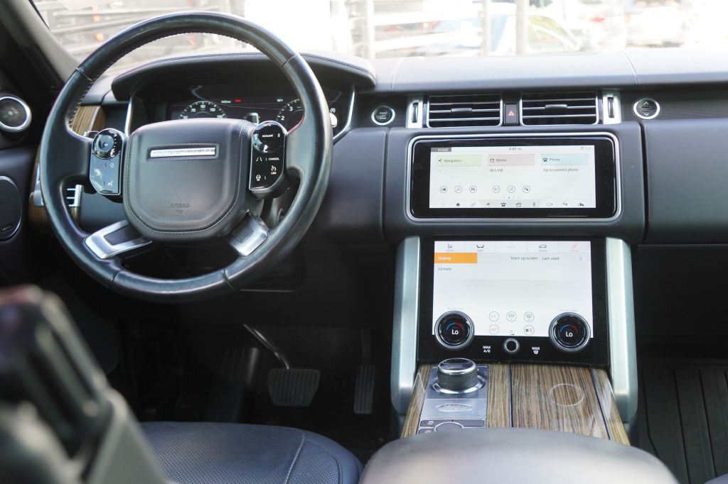 Photo 8 of this LAND ROVER RANGE ROVER SC