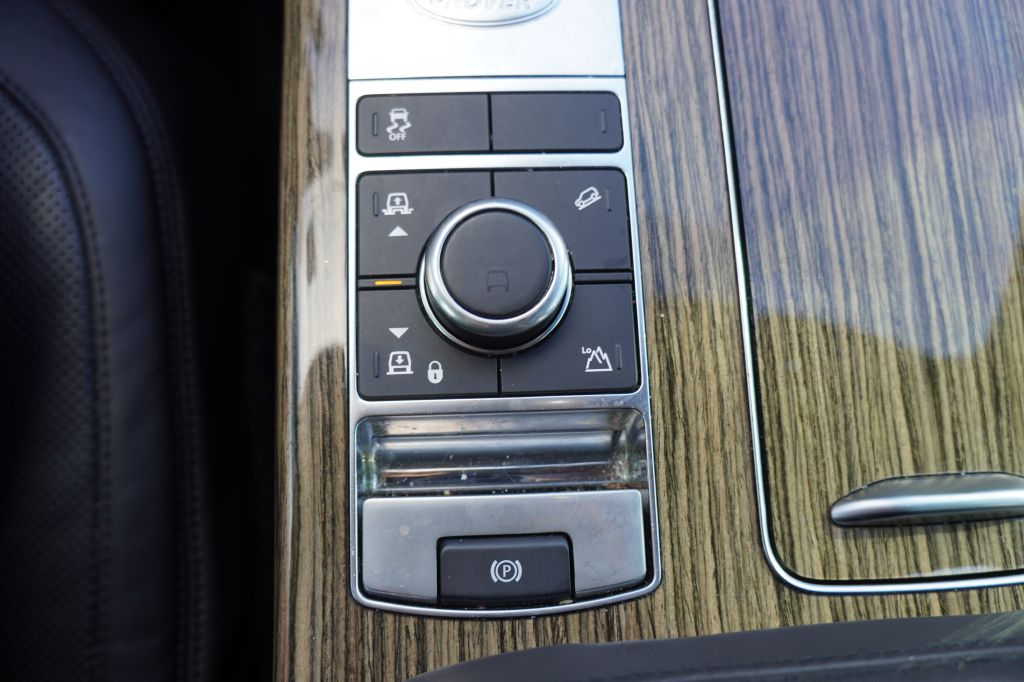 Photo 16 of this LAND ROVER RANGE ROVER SC